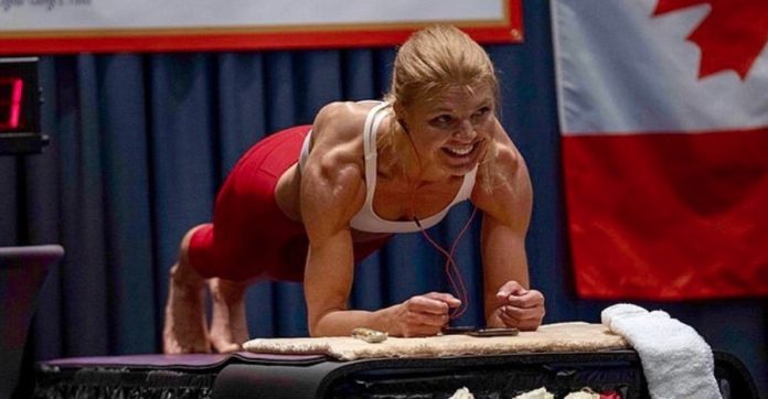 Woman Broke The Plank World Record By Planking Over 4 Hours