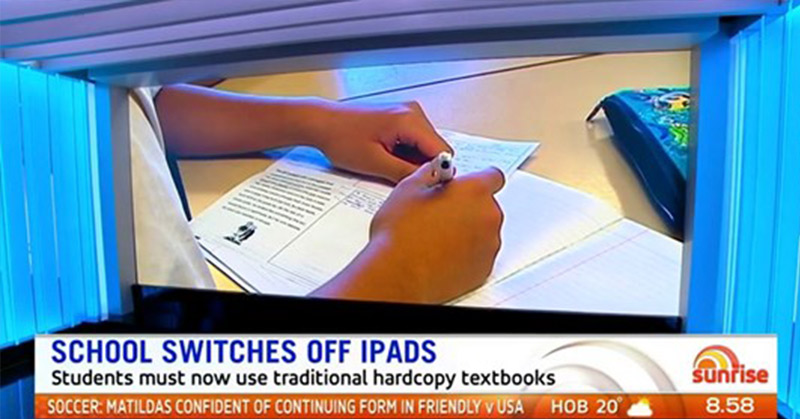 This School Banned iPads, Went Back to Regular Textbooks—But What Does the Science Say?