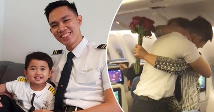 Young Pilot Gave A Heartwarming Surprise To His Parents After 17 Years Not Celebrating Christmas Together